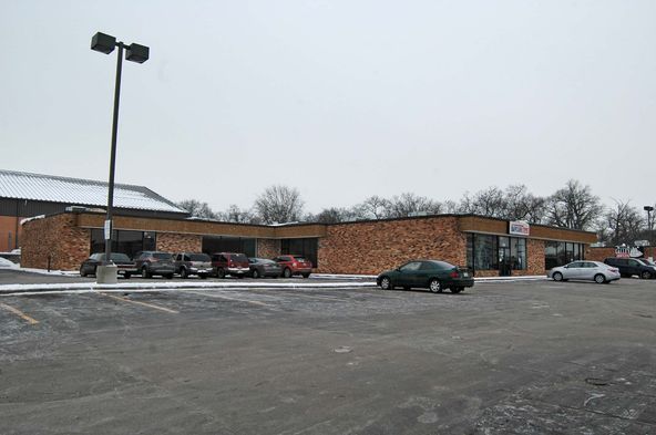 College Square - Suite 713: 921 West McKinley Avenue, Mishawaka, IN 46545